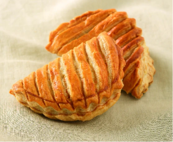 Chausson aux pommes cru surgelés - 100g x45